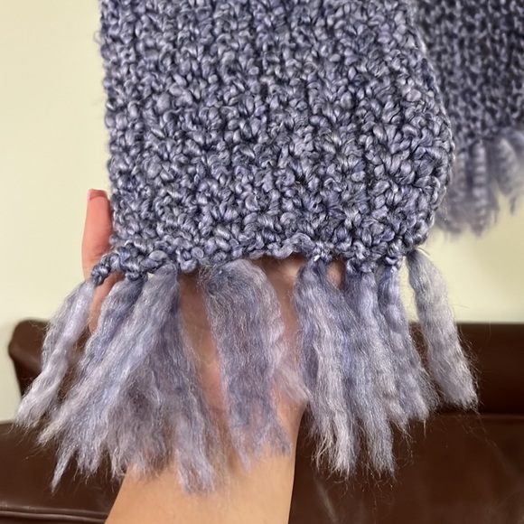 🟪Women’s handmade, crocheted purple frayed scarf, brand new. - Picture 2 of 8